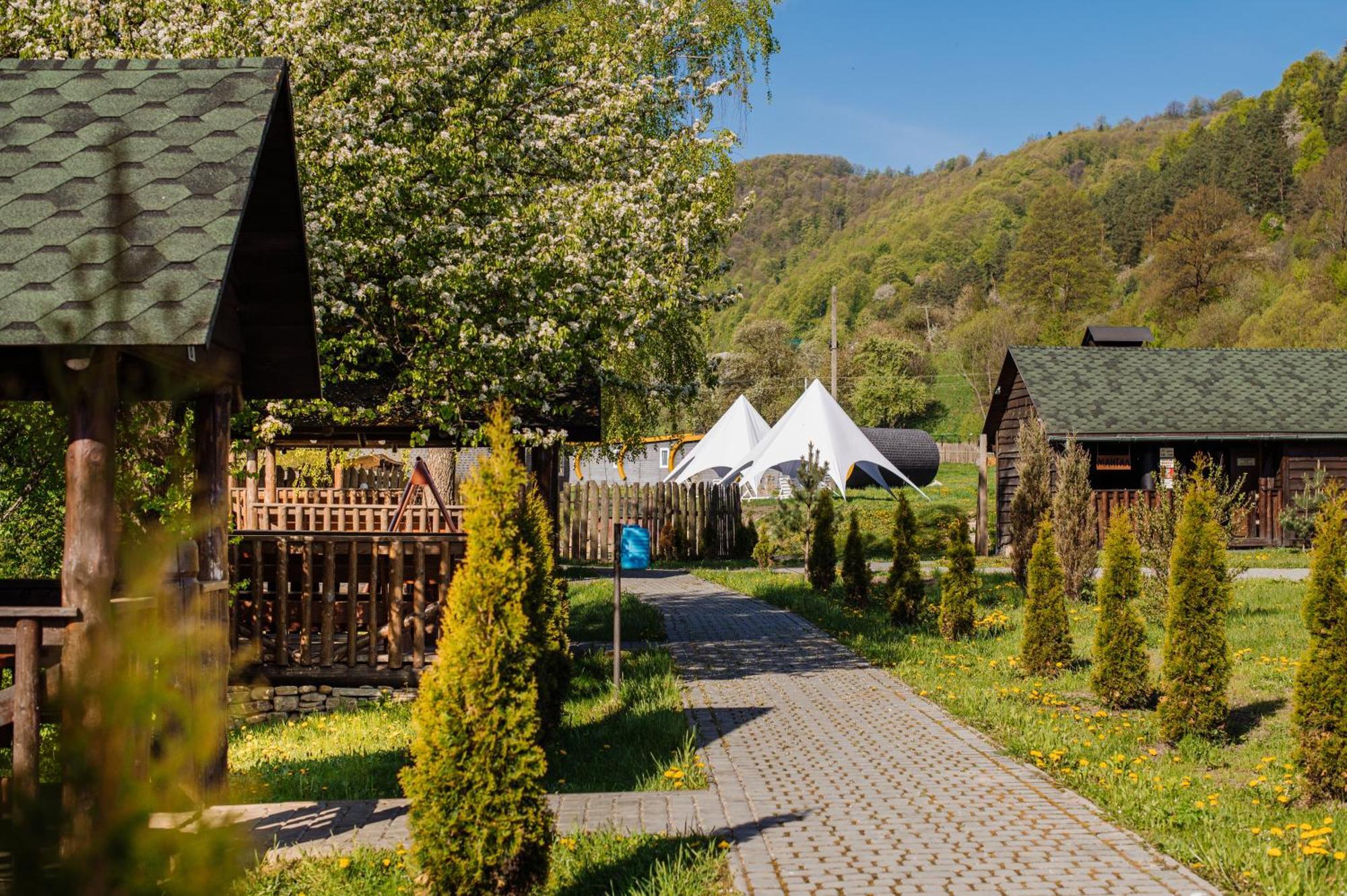 Рибничанка Hotel Skhidnytsia Exterior photo